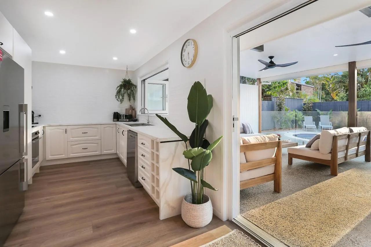 Villa Walk To Hastings Street, Noosa Sound Australia